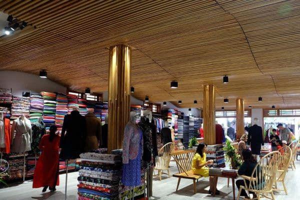 hoi an best city in Vietnam for a custom made suit